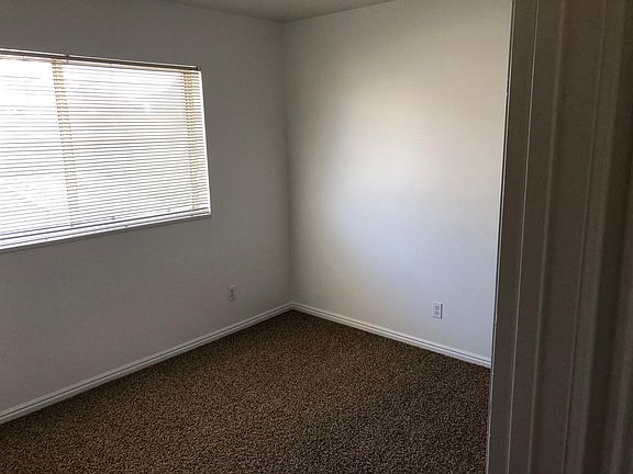 Back bedroom 