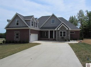 180 Overlook Dr, Paducah, KY 42003