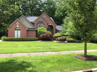 4832 S Ridge Dr, West Bloomfield, MI 48323