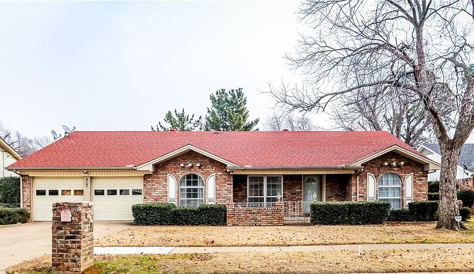 1st image of 3207 Vernon Dr