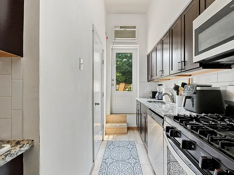 1017 Park Ave #1 — Photo 2