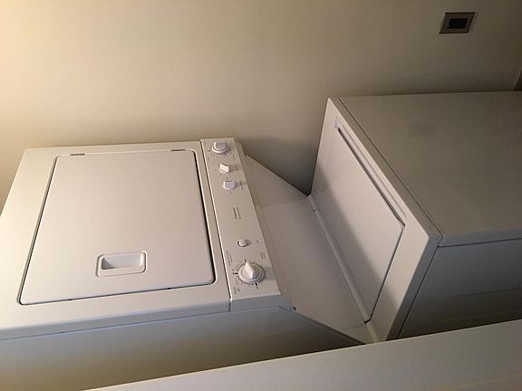 washer/dryer in the apartment 