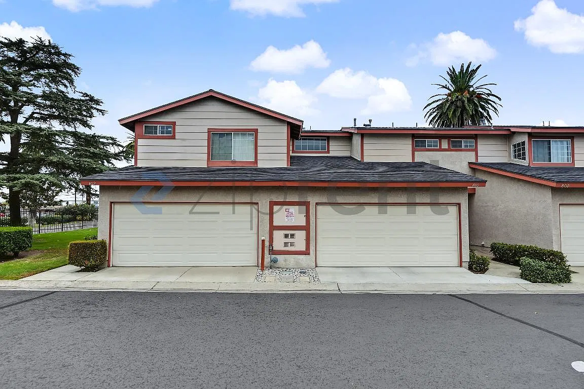 2 bed, 2.5 bath, 1092 sqft, $2,875 — Photo 1
