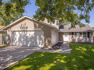 137 Valley Forge Cir, Elyria, OH 44035