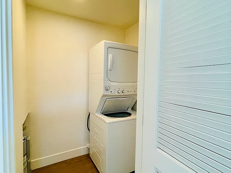 1x1 540 SqFt - Laundry Room