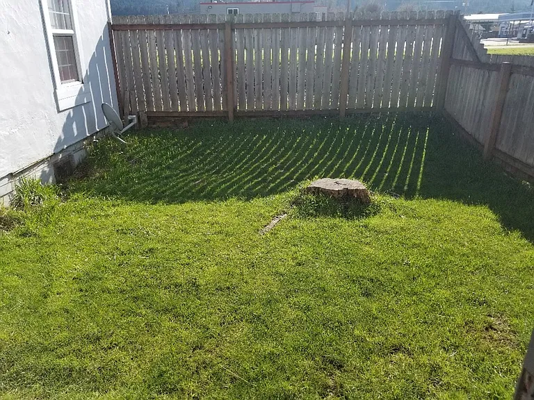 150 E Everett Ave — Photo 6
