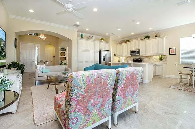 416 Castle Pines Ln — Photo 38