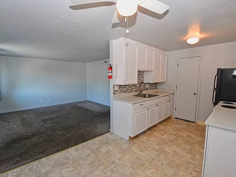 1513 N Edmonds Dr #D — Photo 7