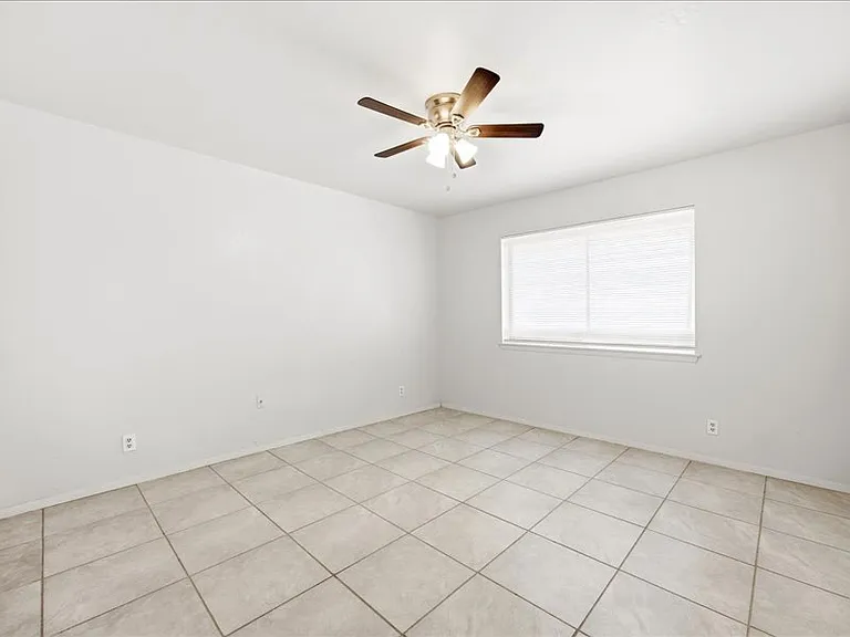 134 Robinhood Dr — Photo 20