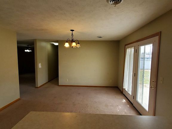 5th image of 222 William Dr