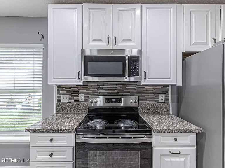 2243 Trailwood Dr — Photo 12