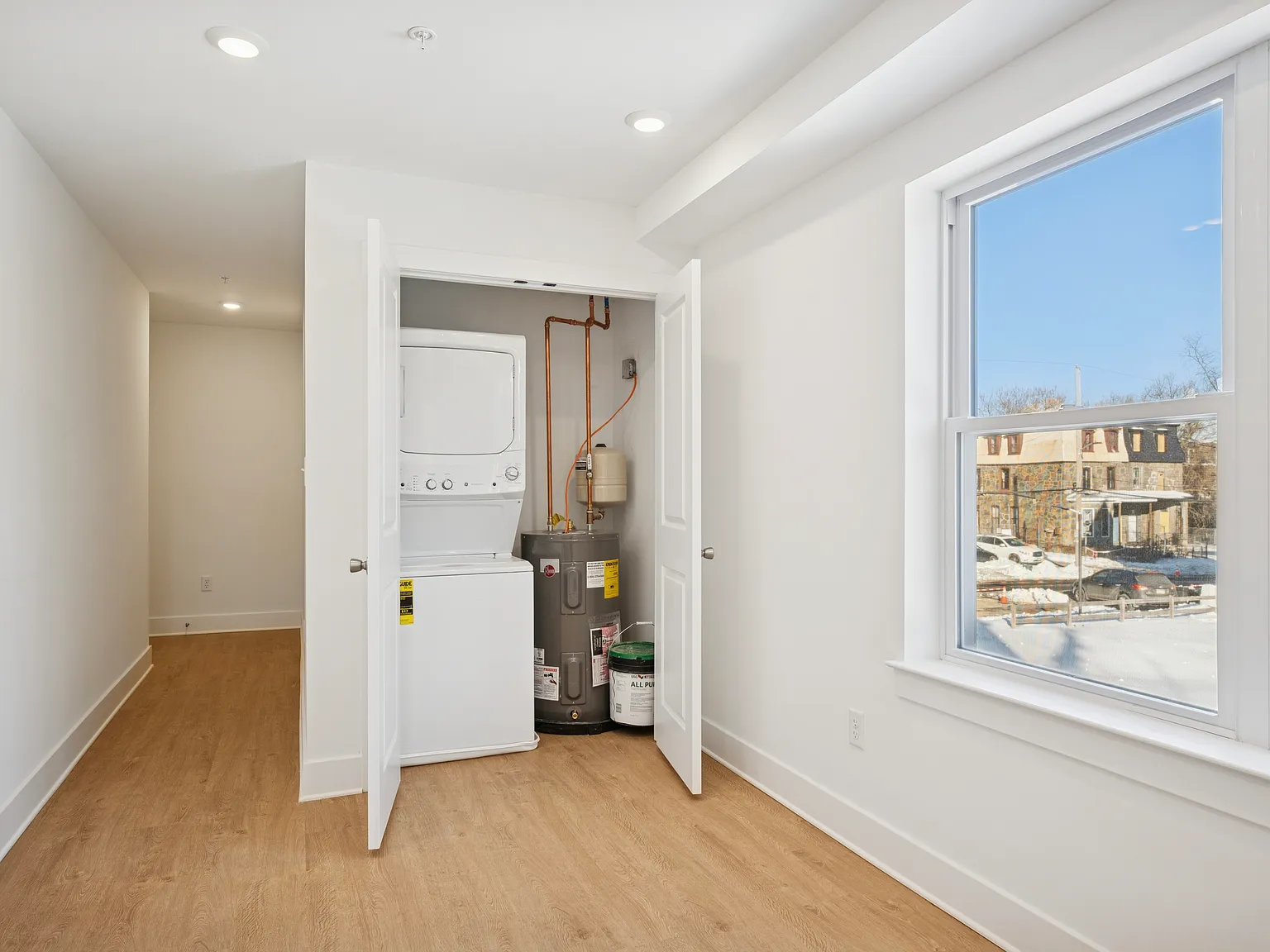 1 bed, 708 sqft, $1,375 — Photo 3