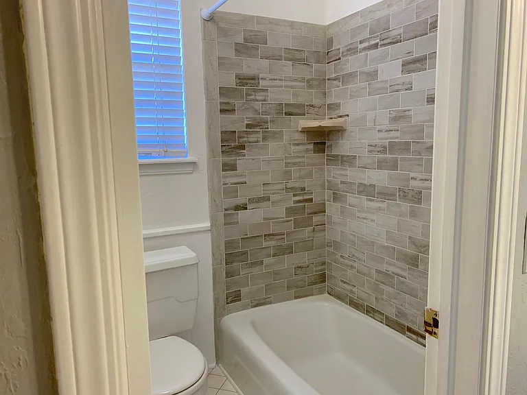 5816 NW 86th St — Photo 16