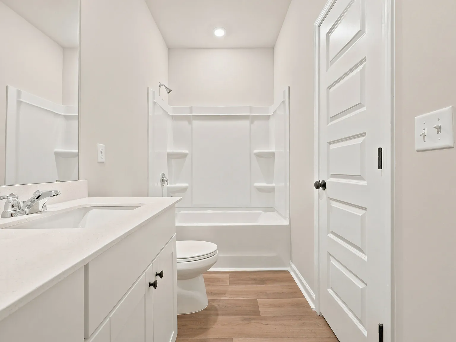 4 bed, 2.5 bath, 1835 sqft, $2,500 — Photo 2