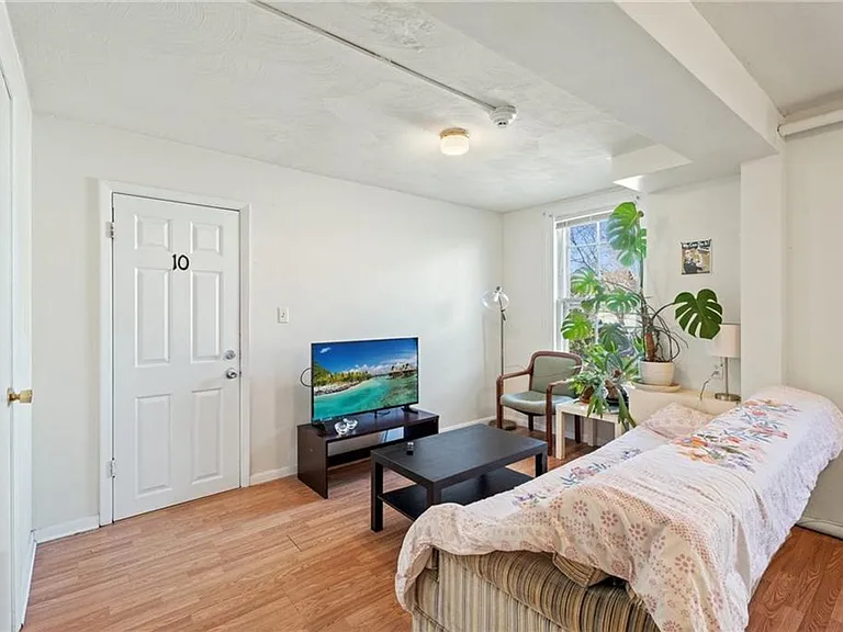222 S Geneva St — Photo 34