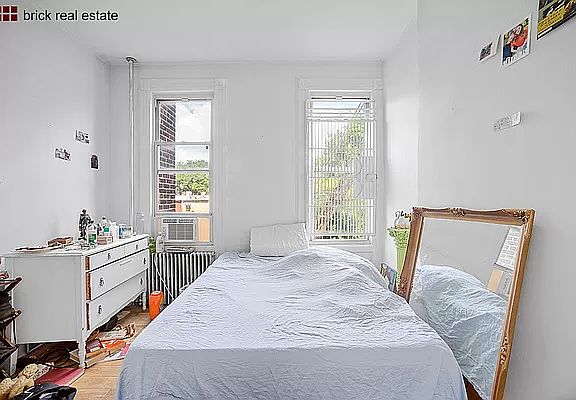 3rd image of 271 Bleecker St APT 1