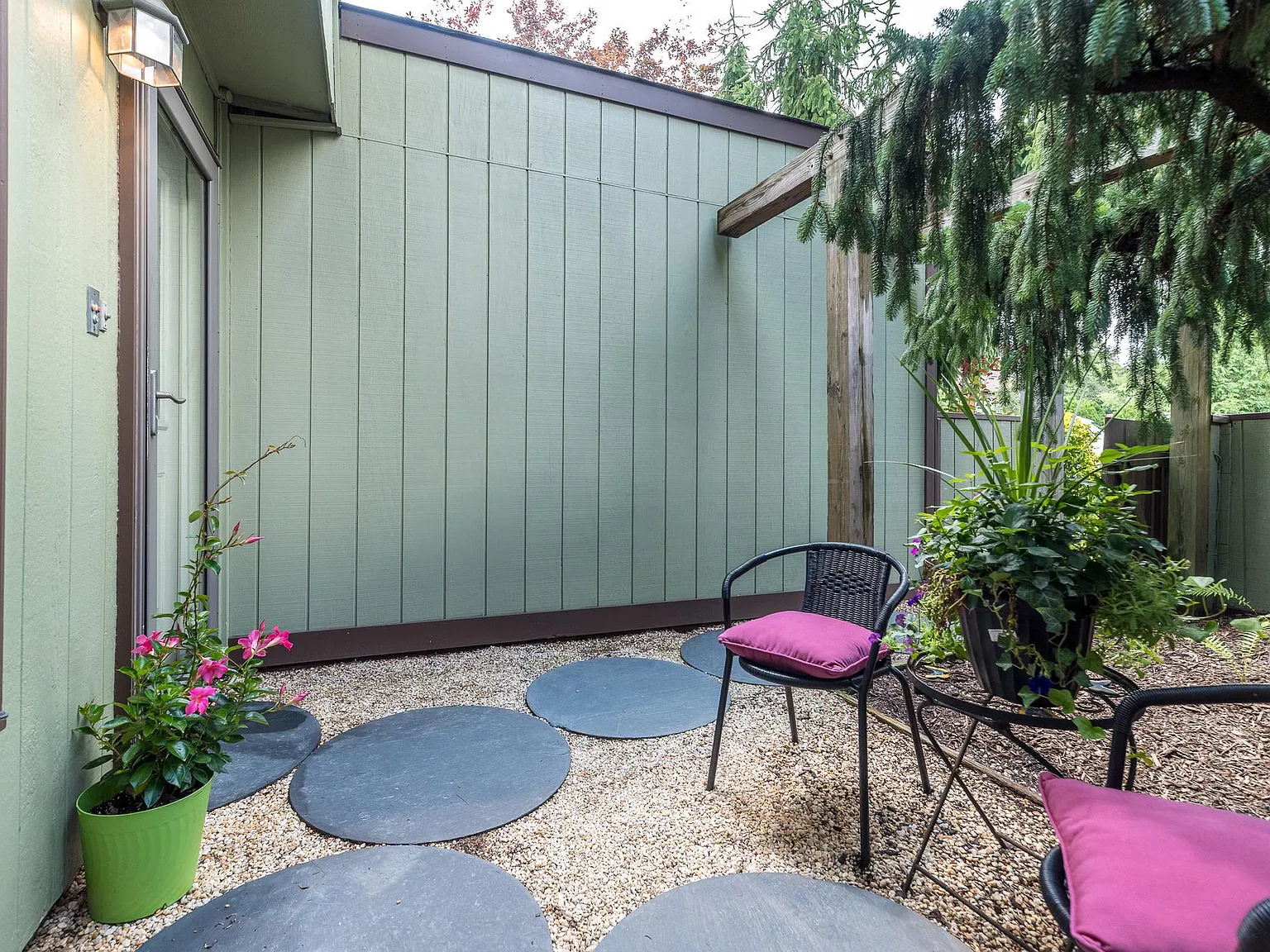 2 bed, 2.0 bath, 1088 sqft, $3,300 — Photo 4