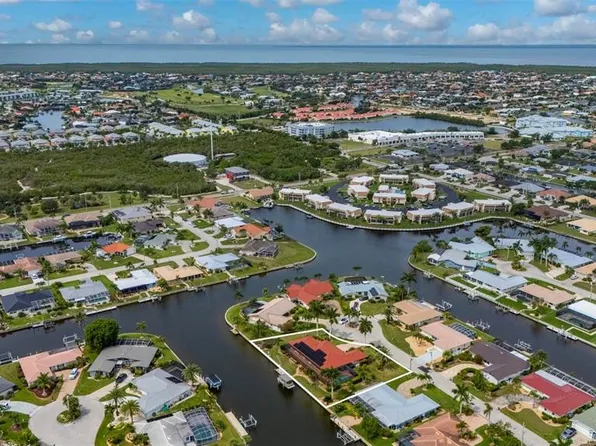 950 Lassino Ct, Punta Gorda, FL 33950