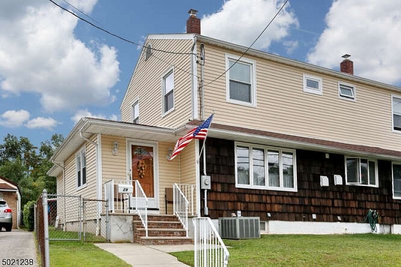 1st image of 29 FOURNIER CRES