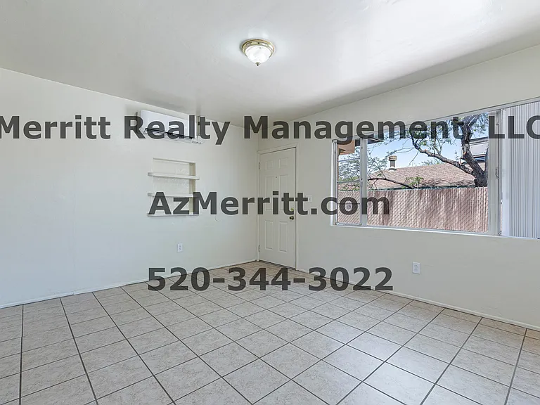 1204 N Winstel Blvd #3 — Photo 7