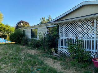 1049 Victoria St, Sumas, WA 98295