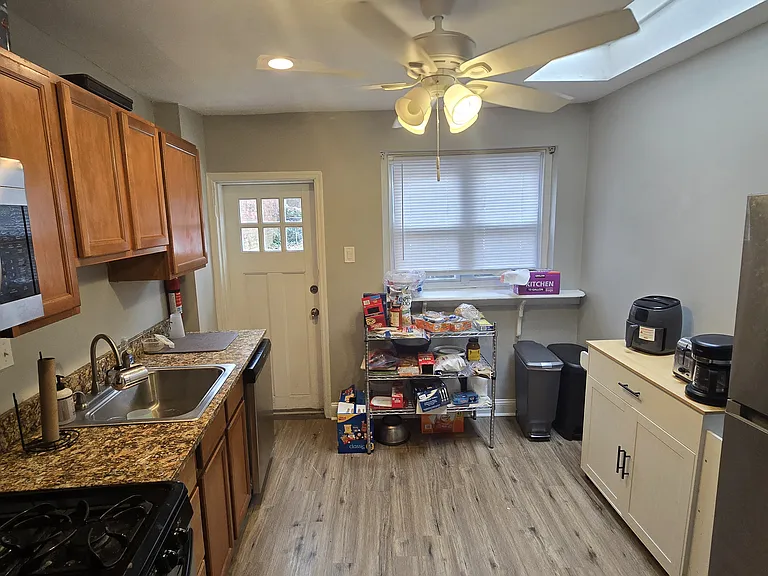 138 Levering St — Photo 5