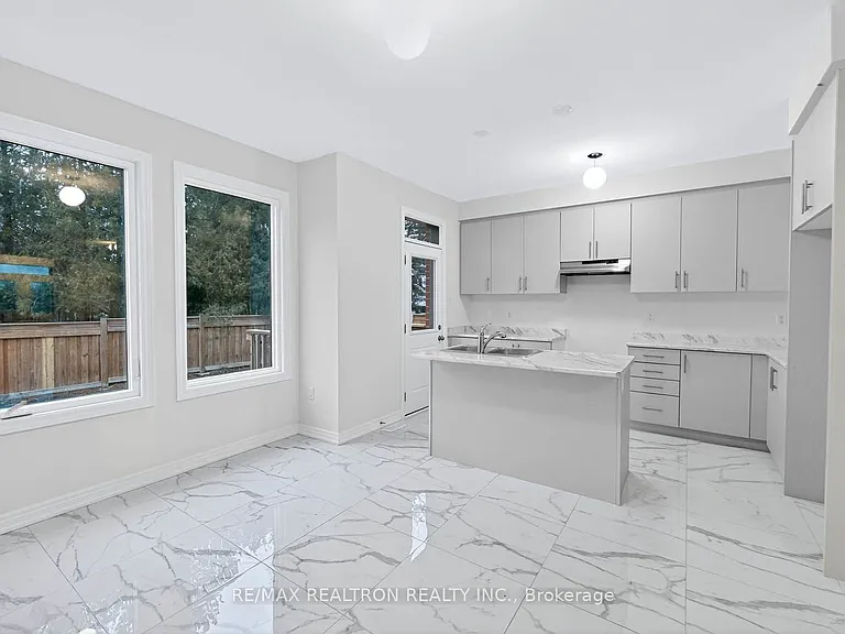1 Wakefield Blvd — Photo 16