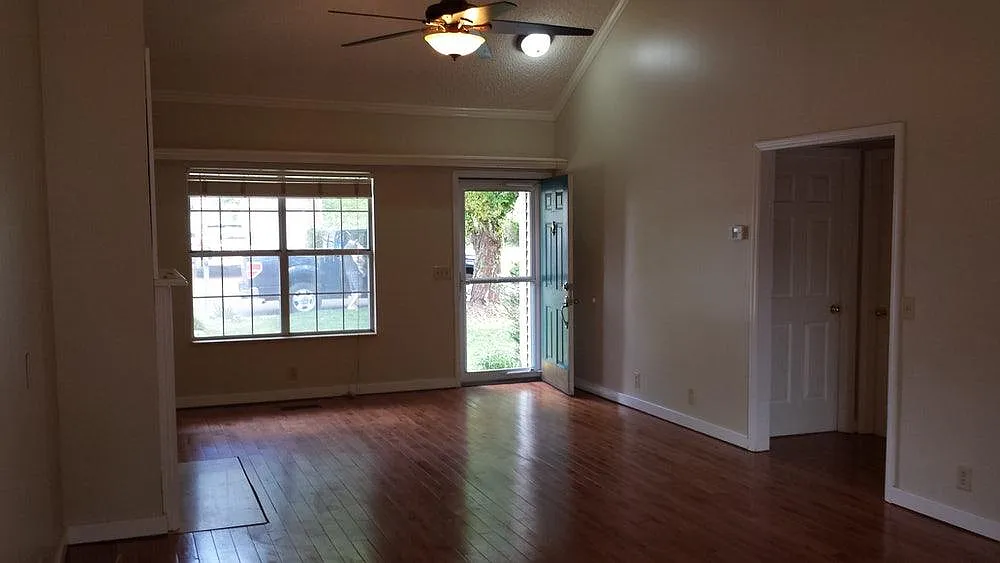 3 bed, 1159 sqft, $2,000 — Photo 4