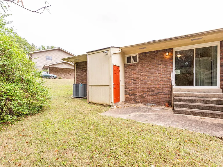 3814 Cherwood Ln #B — Photo 6