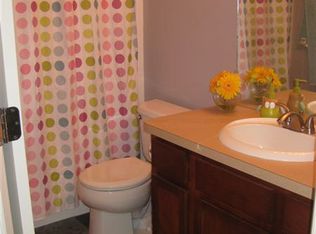 548 Dockside Cir #1, Holly, MI 48442