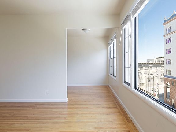 2nd image of 2649 Polk St #4