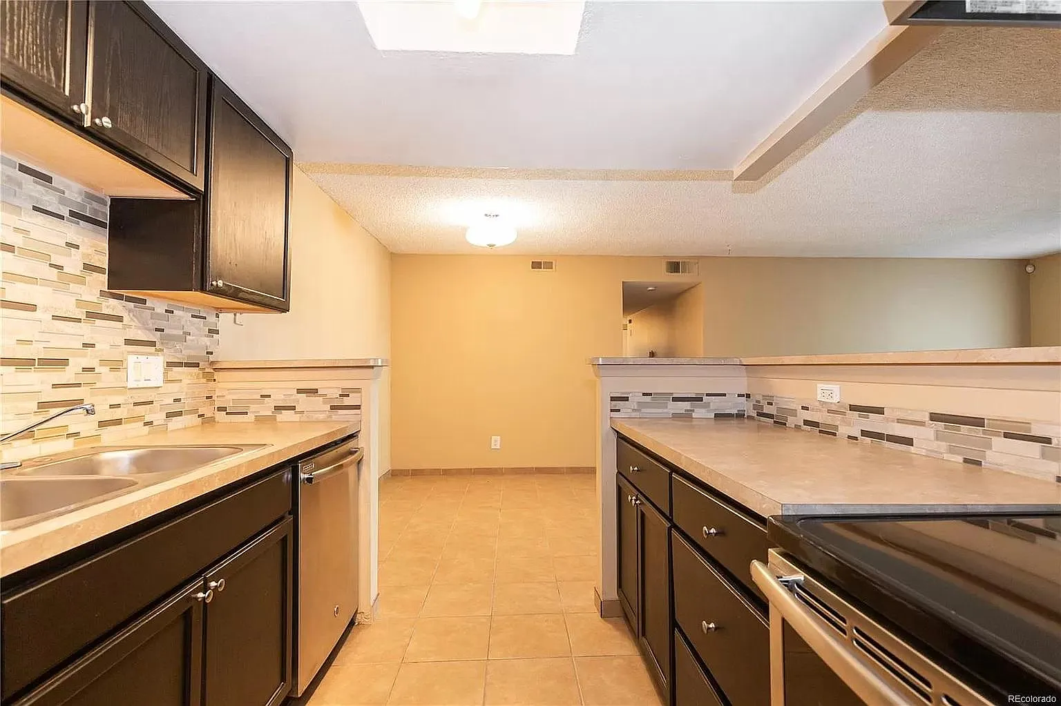 3 bed, 1177 sqft, $1,795 — Photo 2