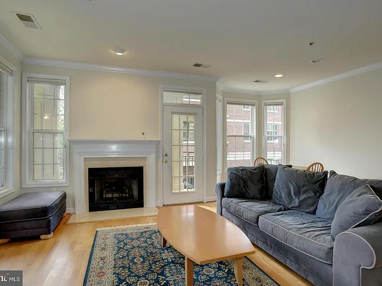1320 N Wayne St #307 — Photo 4
