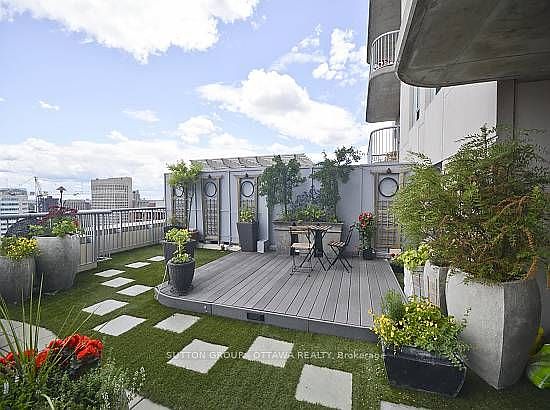 5th image of 200 Rideau St #2007