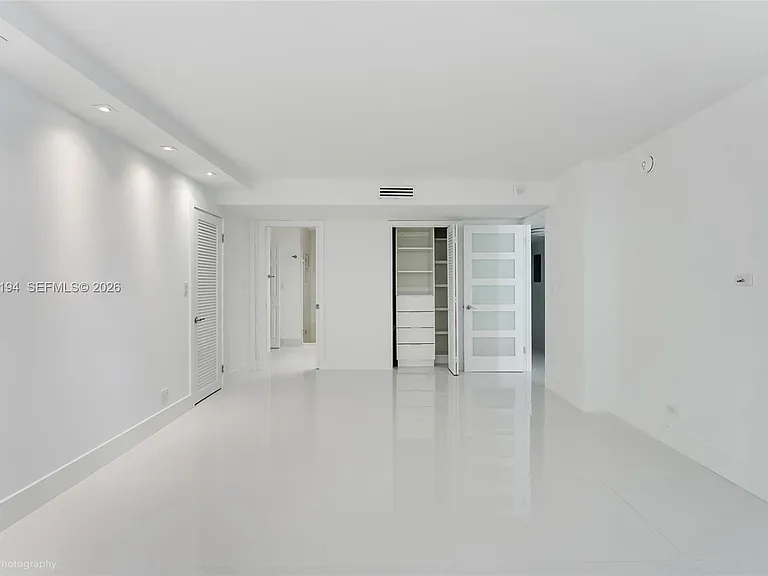 6039 Collins Ave #1222 — Photo 6