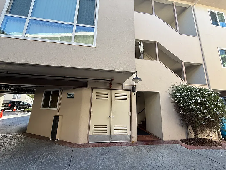 Arlington Apartments — Photo 7
