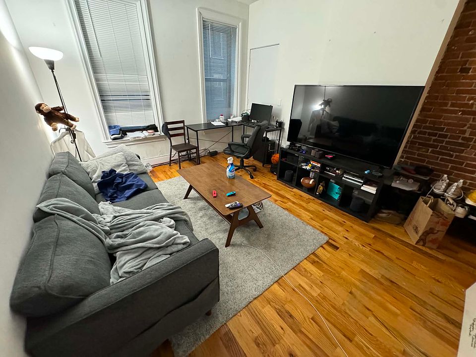 1st image of 23 Cortes St APT 4