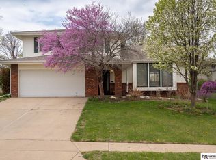 1116 Michelle Pkwy, Papillion, NE 68046