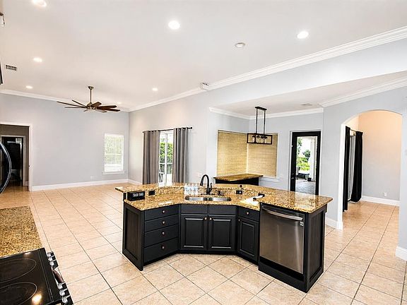 3rd image of 2325 CHESTERFIELD CIRCLE