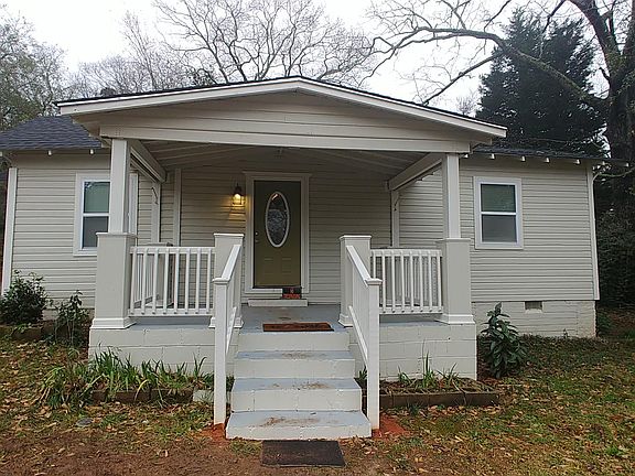 Spacious Front Porch