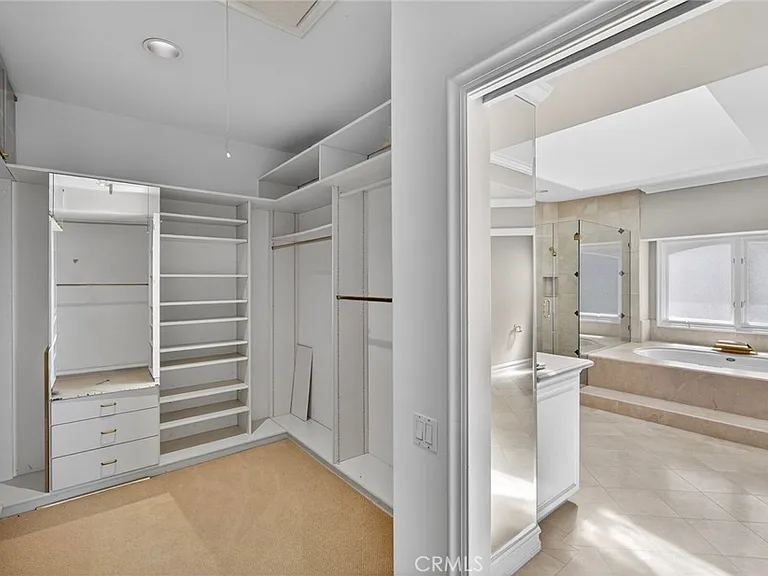 49 Cambria Dr — Photo 36