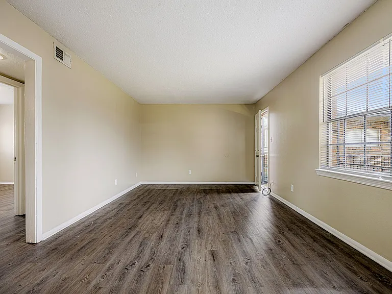 The Summereast Apartments — Photo 23
