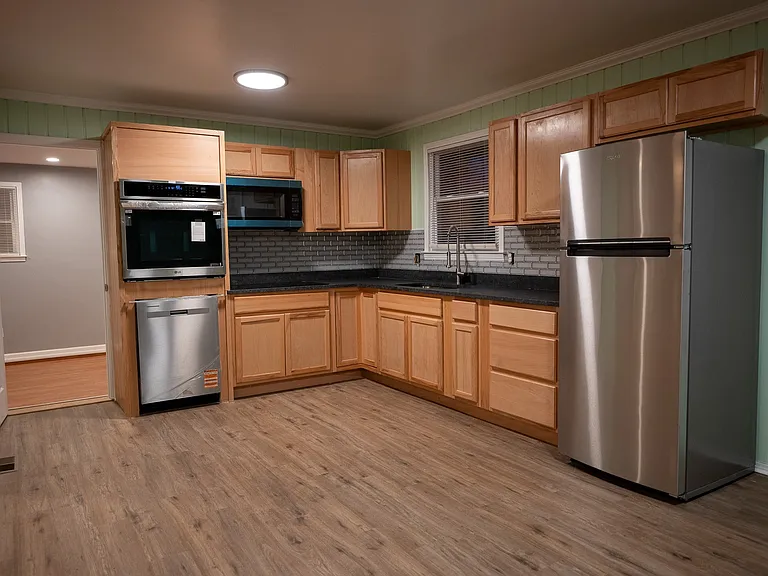436 Gates Rd — Photo 6