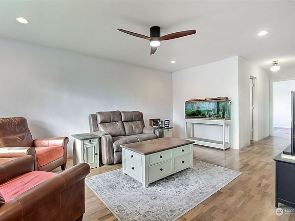 2nd image of 1521 S 43rd Street