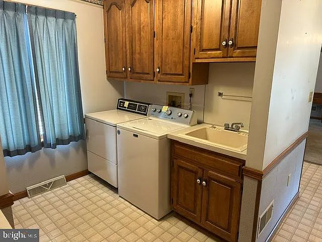1463 Main St — Photo 14
