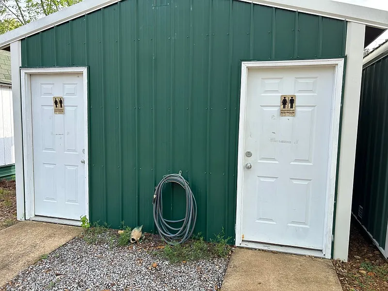 Studio, 100 sqft, $450 — Photo 4
