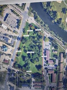 Gratiot Gratiot, Mount Clemens, MI, 48043