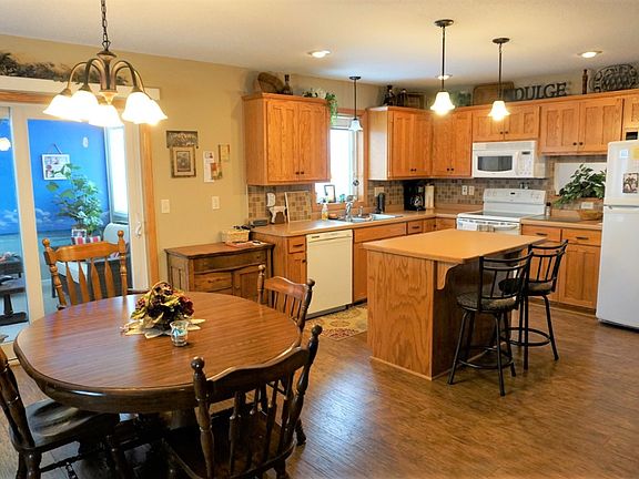 5th image of 1534 Perennial Ln NE