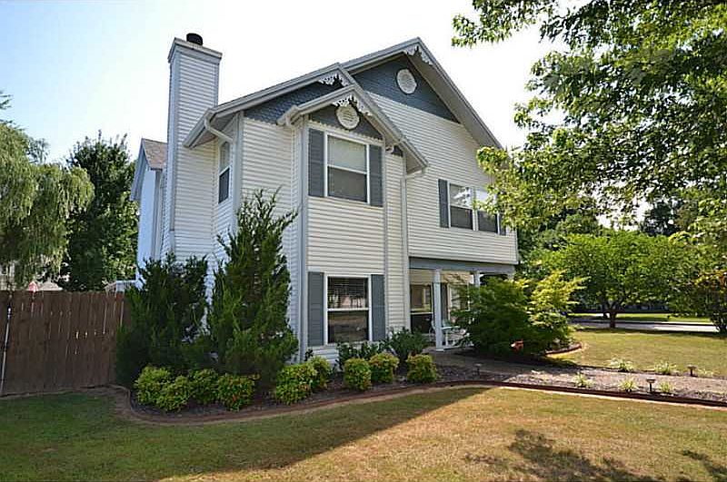 1st image of 53 Saint John Pl