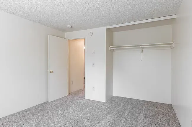 Charbern Apartments — Photo 47